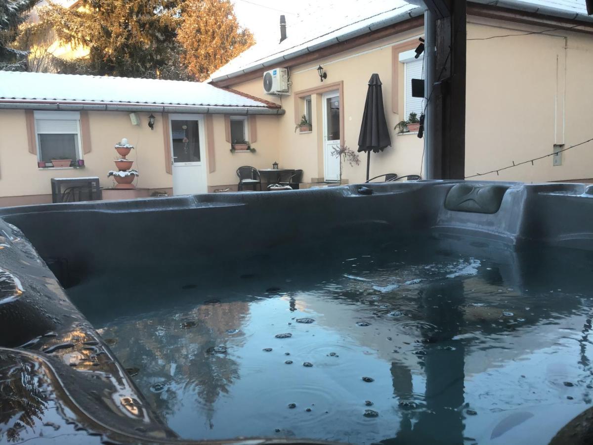 A Bastya Arnyeka Lägenhet Eger Exteriör bild